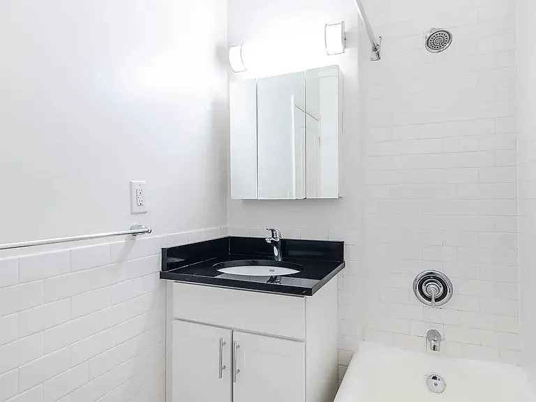 41 W 86th St #1A — Photo 16