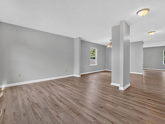 4th image of 3102 Bent Timber Dr