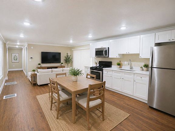 2nd image of 4916 Sunview Dr