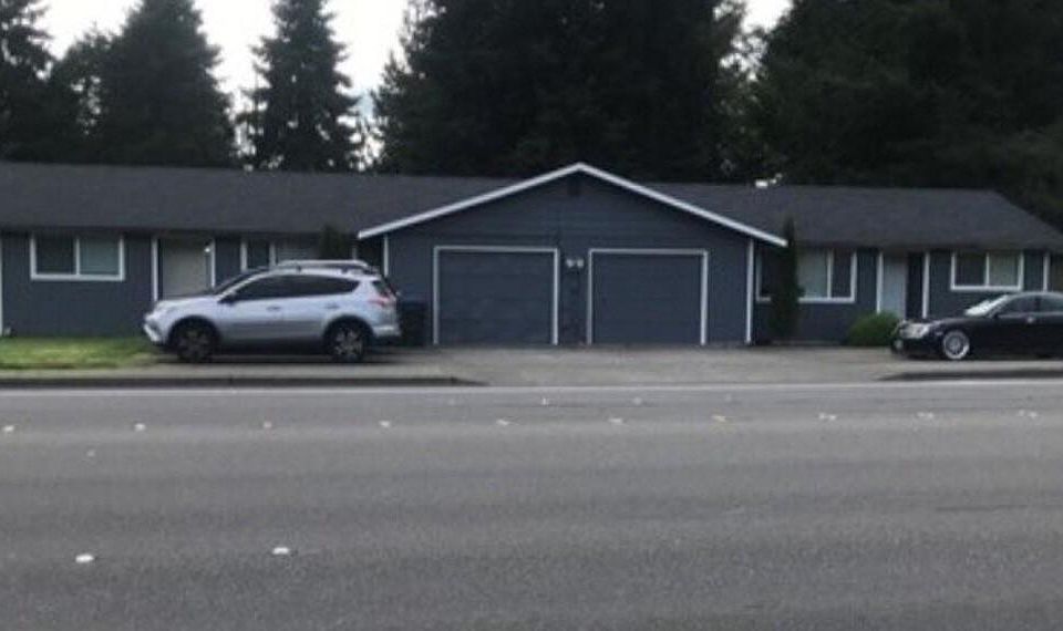 Front of building. Left side is 4339