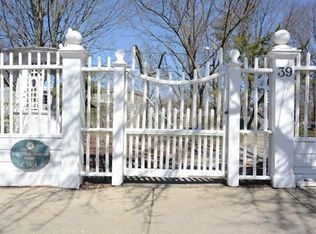 39 Russell St, Arlington, MA 02474