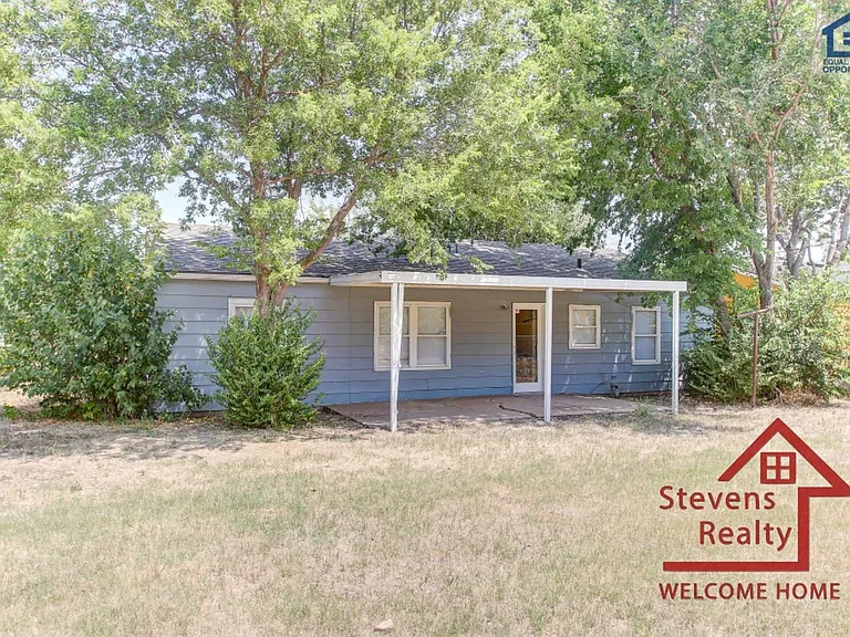 2316 NW 28th St — Photo 4