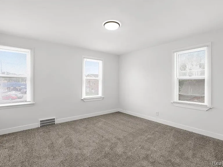 15829 Minock St — Photo 21