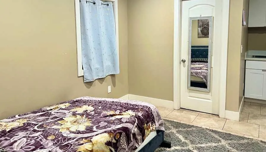 Studio, 375 sqft, $1,575 — Photo 4