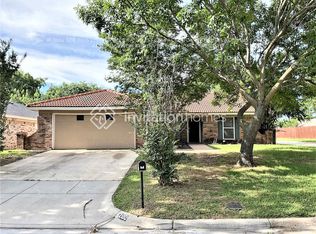 200 Kalmia Dr, Arlington, TX 76018