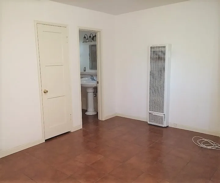 Studio, $2,175 — Photo 2