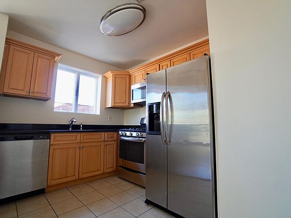 4th image of 206 Kearney Ave #3