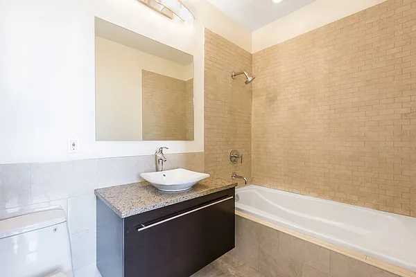 Rented by RE/MAX Midtown | media 22