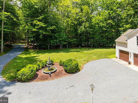 4th image of 7615 Tiffany Ct