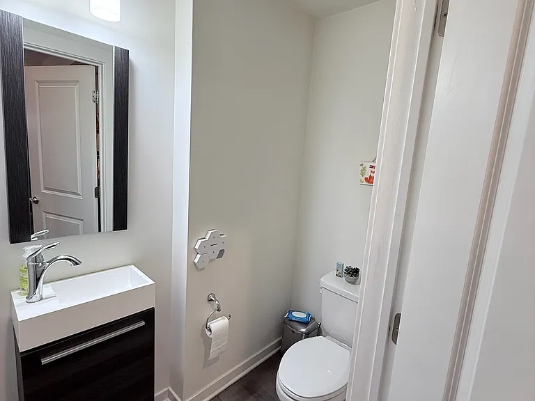 Bathroom 4 (half)