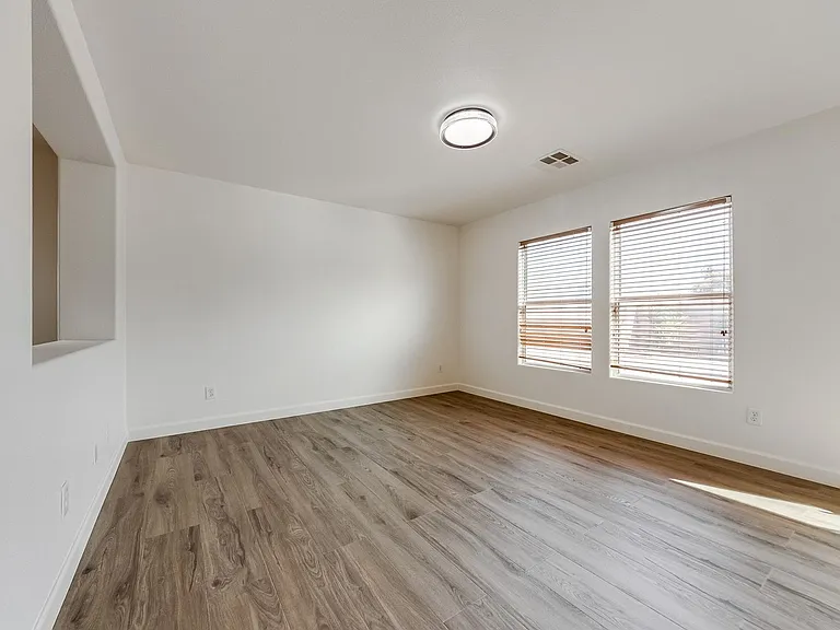 10429 Vinson Point Ave — Photo 12