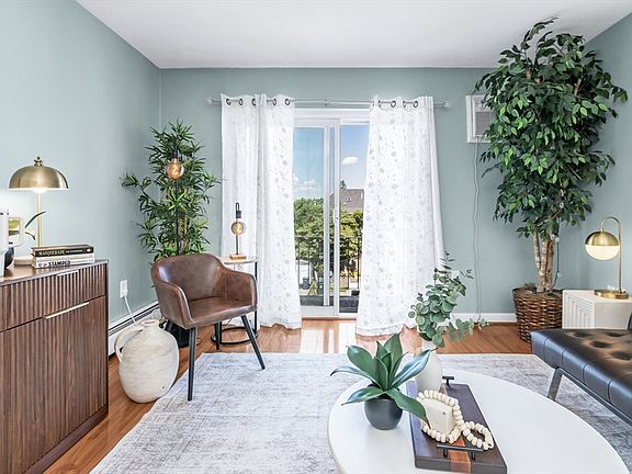 4th image of 31 Symonds St APT 18