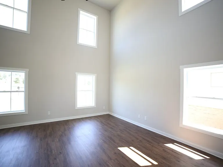 6410 Midtowne Ln NW — Photo 5