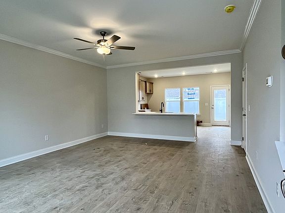 4th image of 862 Westcott Ln
