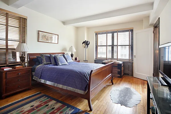 Sold by Patrick Quagliano, LREB | media 9