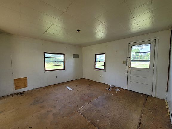 3rd image of 545 Old Waynesburg Rd