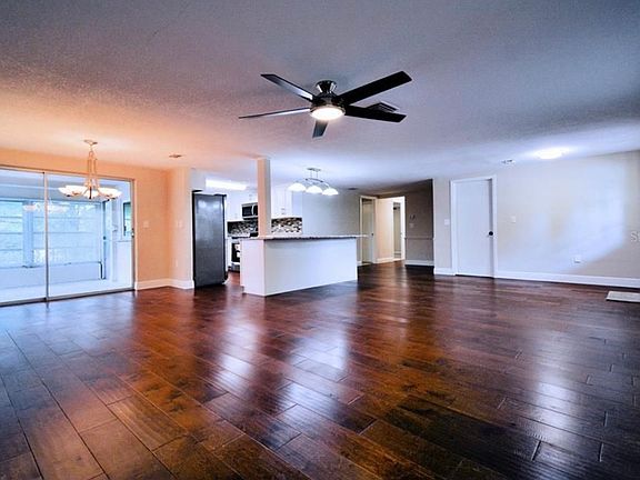5th image of 8504 Sunflower Ln