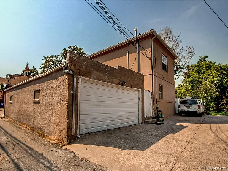 956 N Washington St — Photo 21