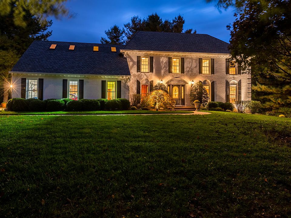 1st image of 341 Canterwood Ln