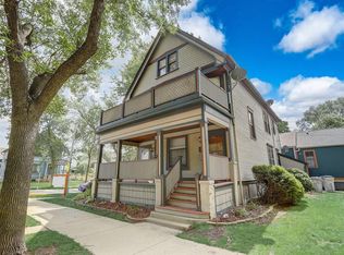 203 W Lloyd St #203, Milwaukee, WI 53212