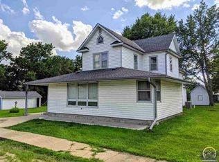 407 4th St, Summerfield, KS 66541