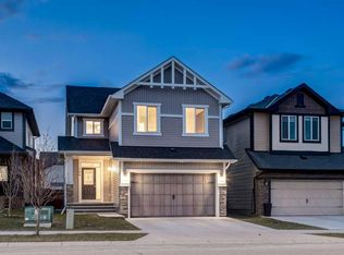 104 S Hillcrest Ave SW, Airdrie, AB T4B4C8