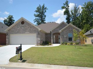 131 Nantucket Loop, Maumelle, AR 72113