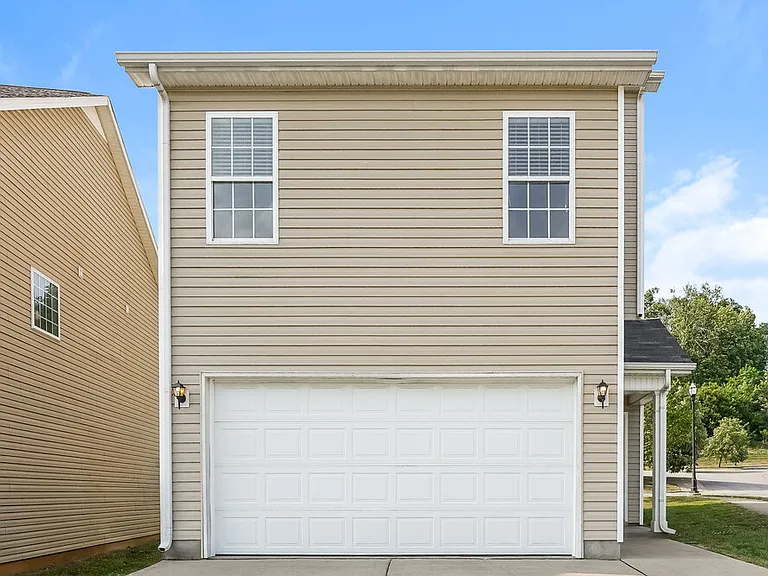 1428 Sprucedale Dr — Photo 15