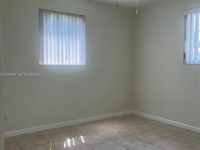 753 SW 3rd St — Photo 8