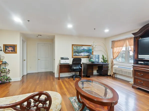 1720 New York Avenue image 2 of 25