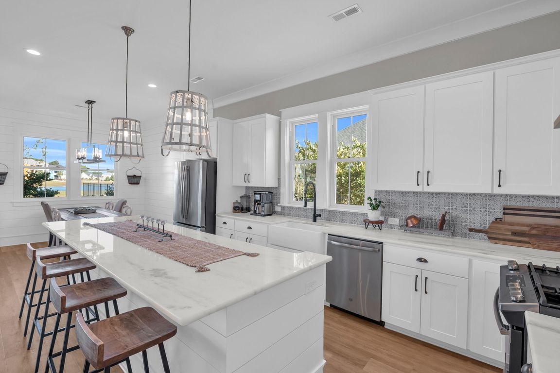 next background image