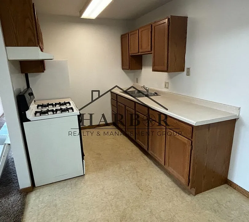 110 2nd Ave SE #103