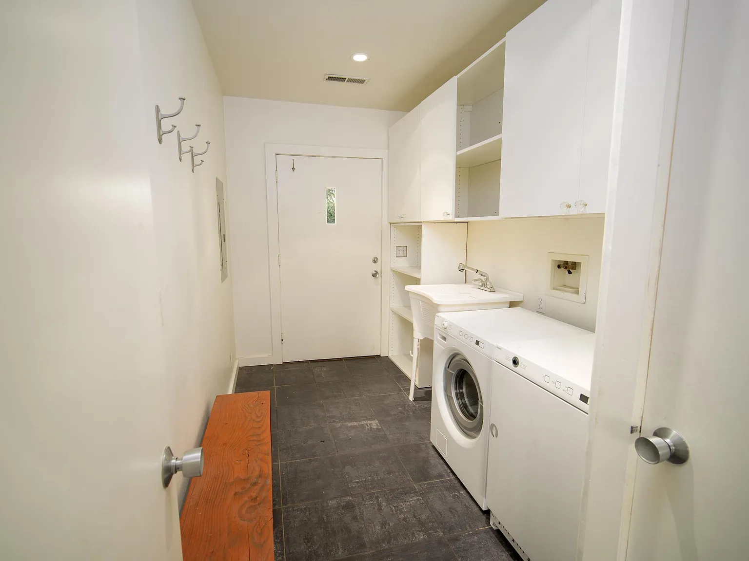 2 bed, 1400 sqft, $3,000 — Photo 4