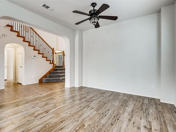 5th image of 9829 Voss Ave