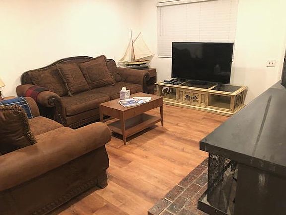 3rd image of 574 Knight Ave #B