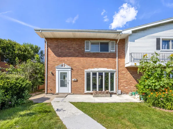 8812 Dee Rd Unit A, Des Plaines, IL 60016