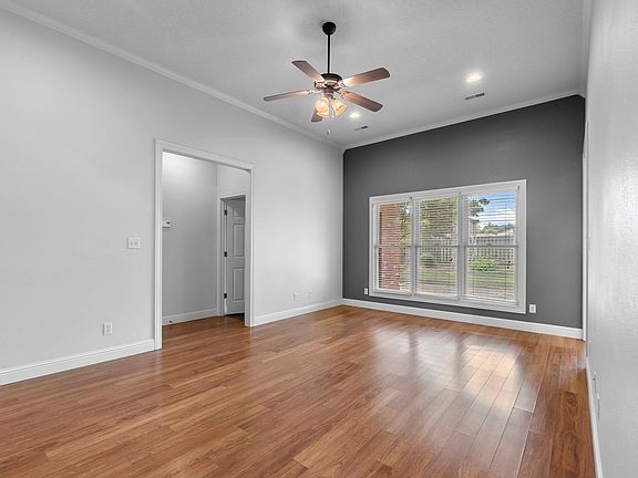 3rd image of 2807 Lynwood Hills Dr