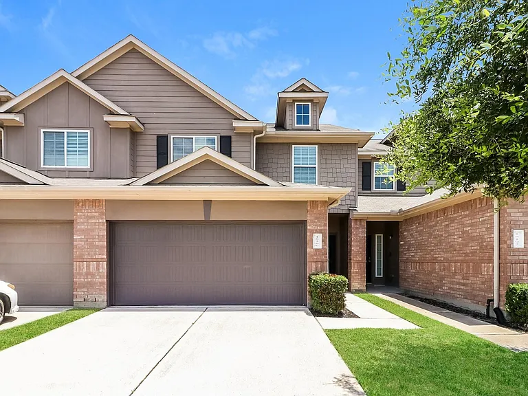 18106 Bethany Manor Ct — Photo 1