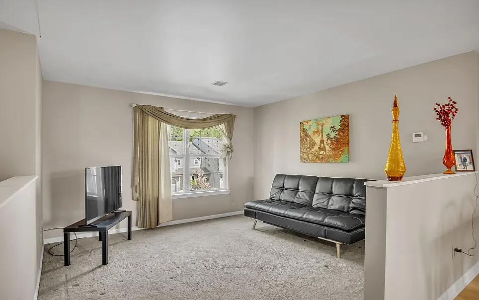 2 bed, 1142 sqft, $1,300 — Photo 4