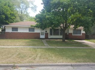 1041 Zephyr St, Ypsilanti, MI 48198