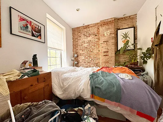 Rented by Pear NYC LLC | media 6