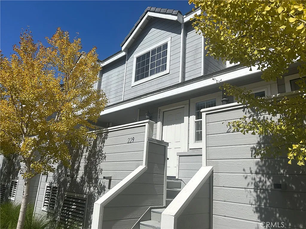 2800 Plaza Del Amo — Photo 1
