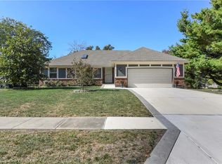 2033 NE Cookson Ct, Lees Summit, MO 64086