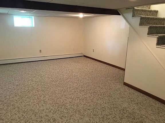 4th image of 11 Cedar Cir