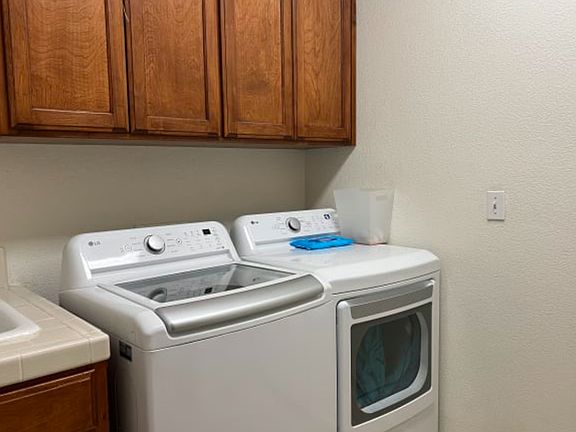 5th image of 3036 N Yale Way