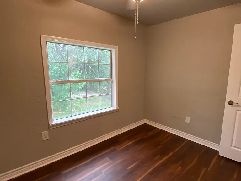 2118 Burnet St — Photo 6