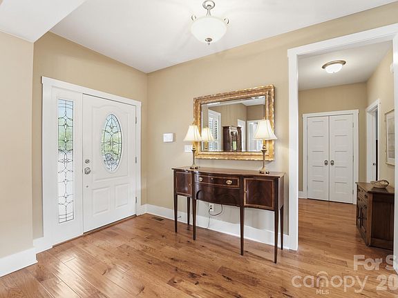5th image of 2370 Valelake Rd