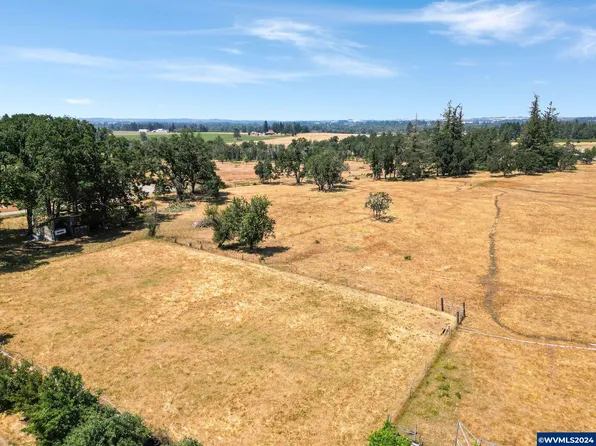 41239 Hecht Dr, Scio, OR 97374
