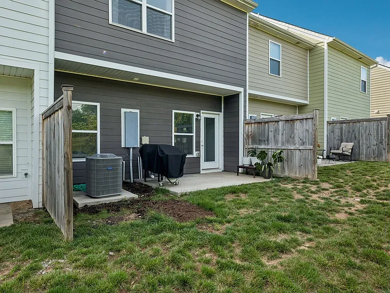 135 Harvard Dr — Photo 26