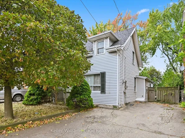 24 Brucedale Ave W, Hamilton, ON L9C 1C2